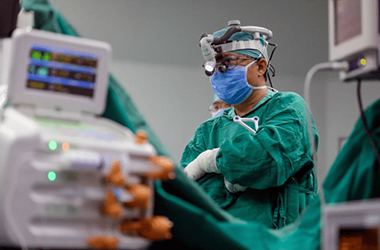 全球首例机器人辅助脊柱外科切割手术完成